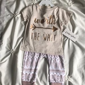 SOLD- NWT- Baby girl/ neutral 2 piece outfit